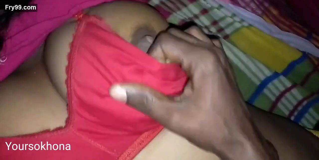 Bhabhi soi hui thi book ka milk nikala bahut maja aaya