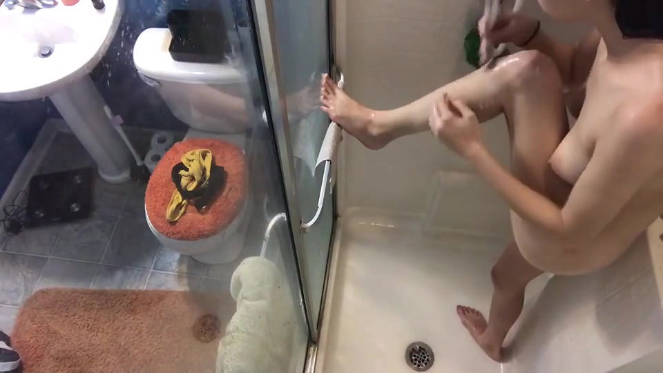 Hidden bathroom cam SISTER caught shaving hair and peeing hidden