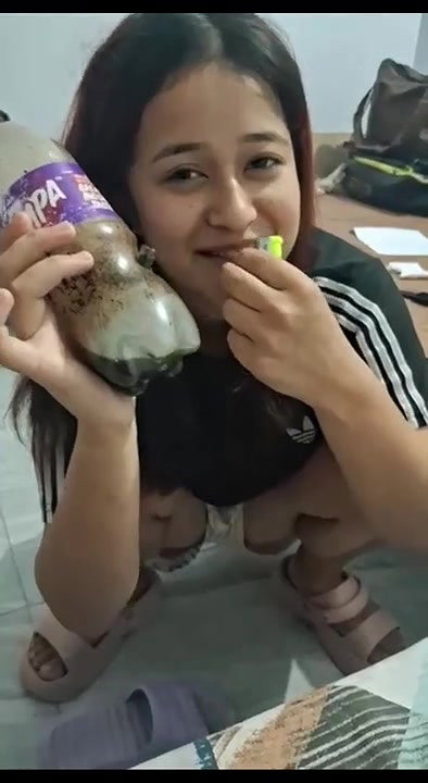 Nepaliie girl masturbation video