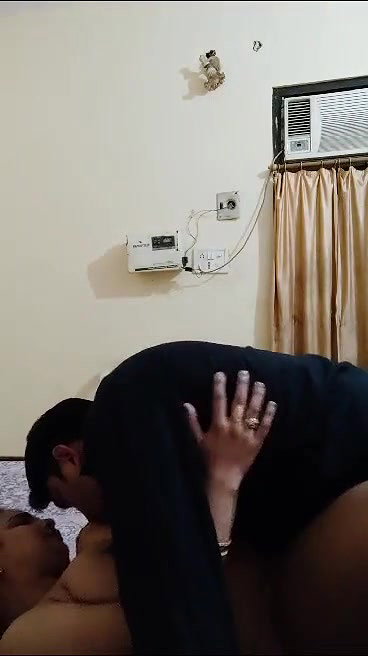 bhabhi boob press and sucking video update