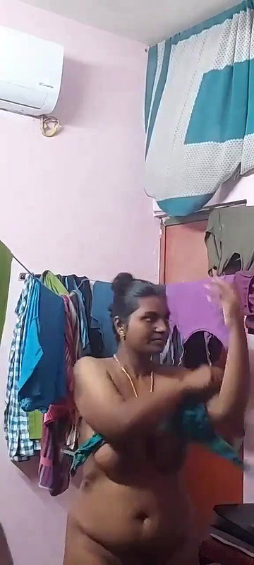 Tamil aunty video of dress change viral show