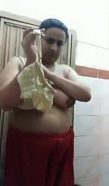 milk tanker bhabhi topless big boobs viral show