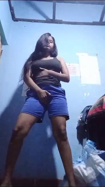 GF viral desi fingering pussy in standing state