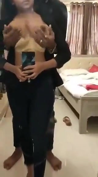 girlfriend big boobs pressing viral MMS in hotel