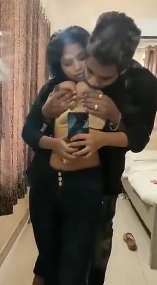 girlfriend big boobs pressing viral MMS in hotel