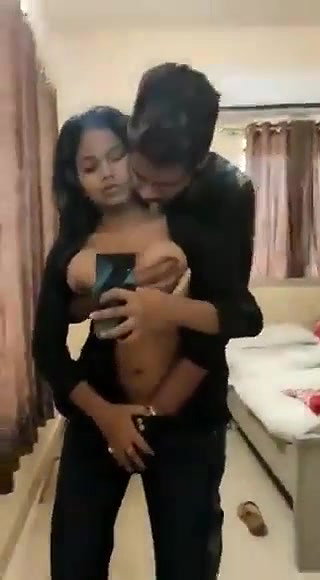 girlfriend big boobs pressing viral MMS in hotel
