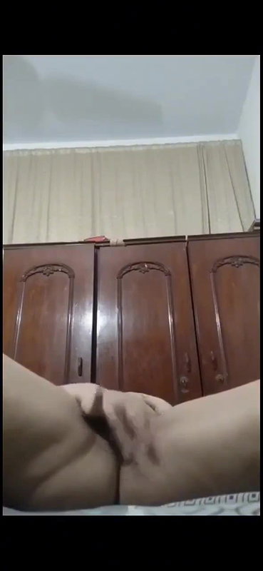desi fingering bhabhi bald pussy display