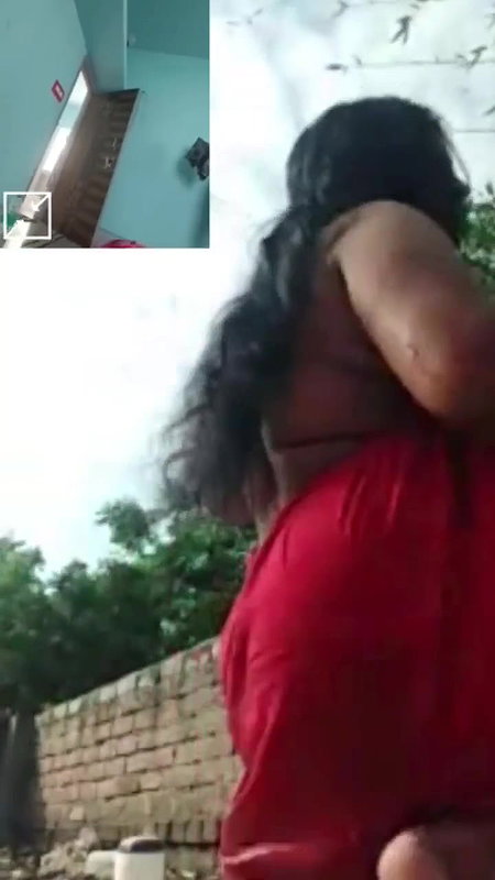 Indian village bhabhi nude bath outdoors
