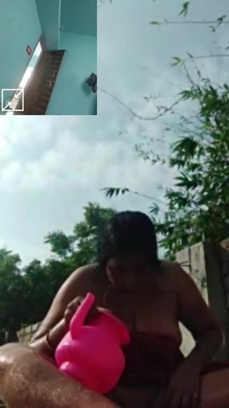 Indian village bhabhi nude bath outdoors