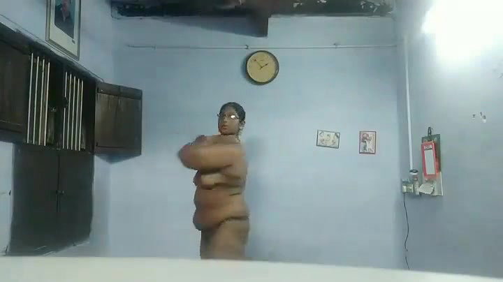 sex Tamil aunty naked huge boobs and armpits shown