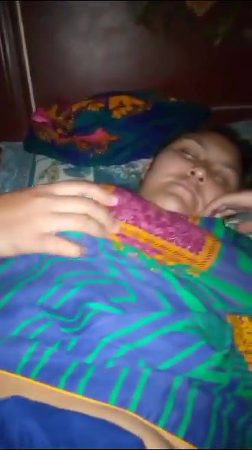 sleeping wife big boobs pressing viral MMS