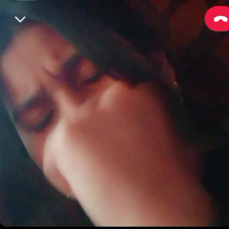 girlfriend showing round boobs on video call sex