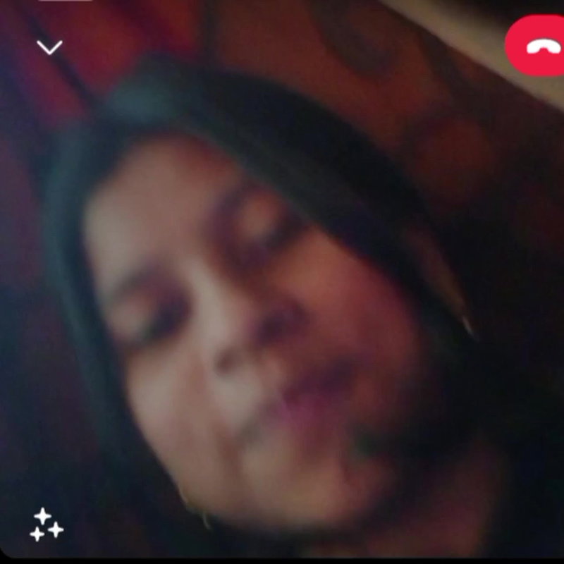 girlfriend showing round boobs on video call sex