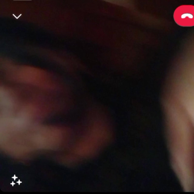 girlfriend showing round boobs on video call sex