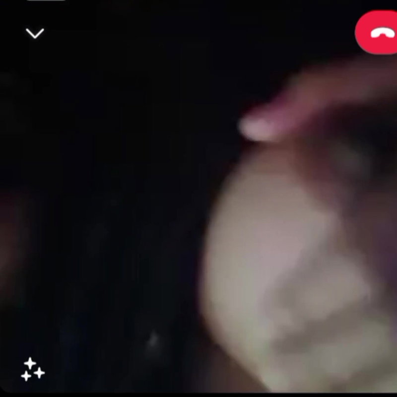 girlfriend showing round boobs on video call sex