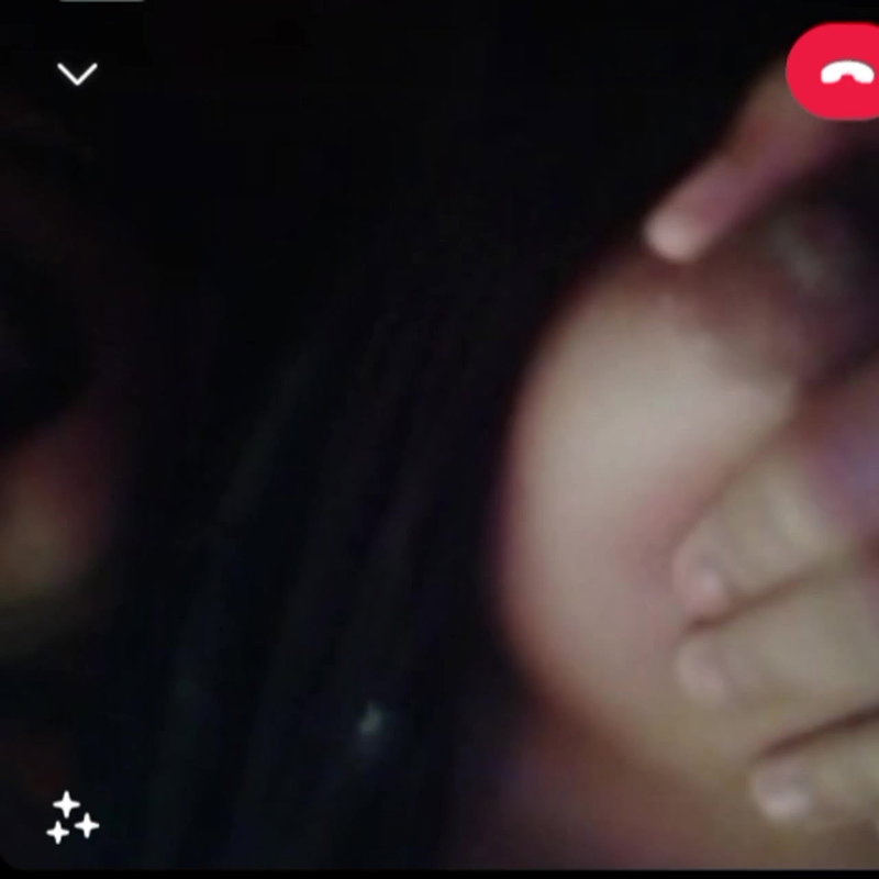 girlfriend showing round boobs on video call sex