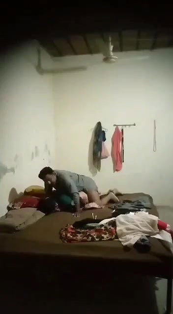 Indian couple fucking caught on viral hidden sex