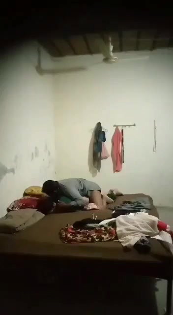 Indian couple fucking caught on viral hidden sex