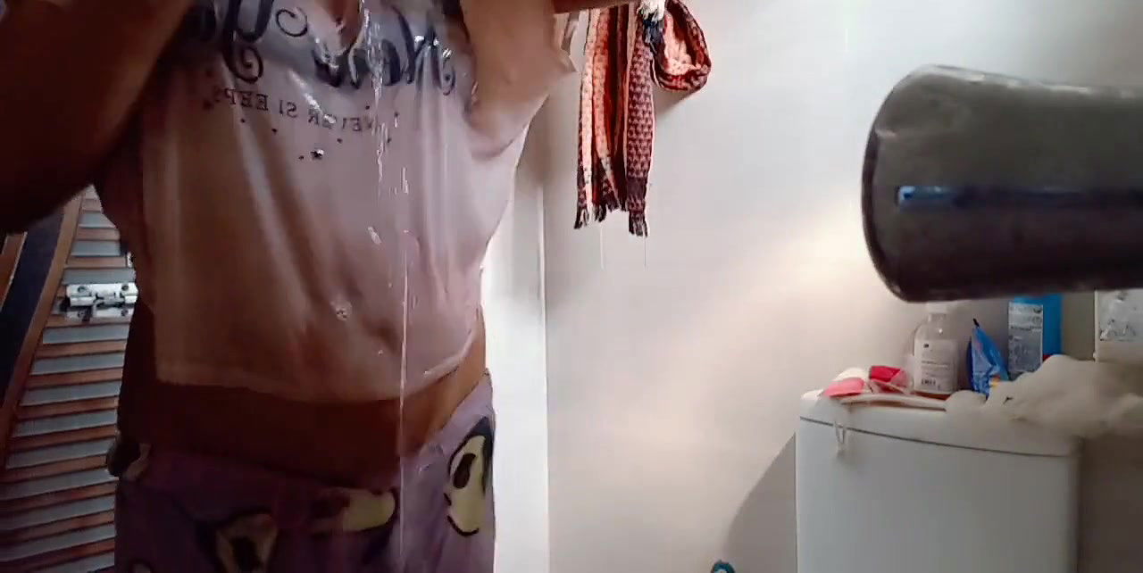 Indian 19 year old college girl shower video mms