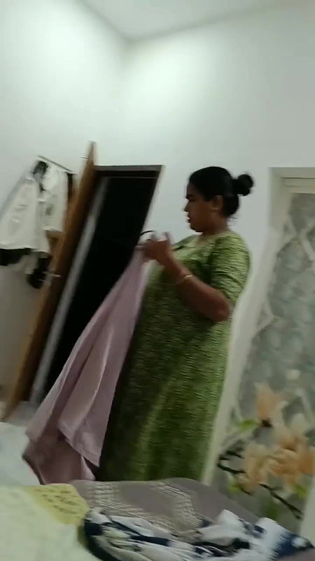 busty aunty pussy showing caught on hidden sex cam