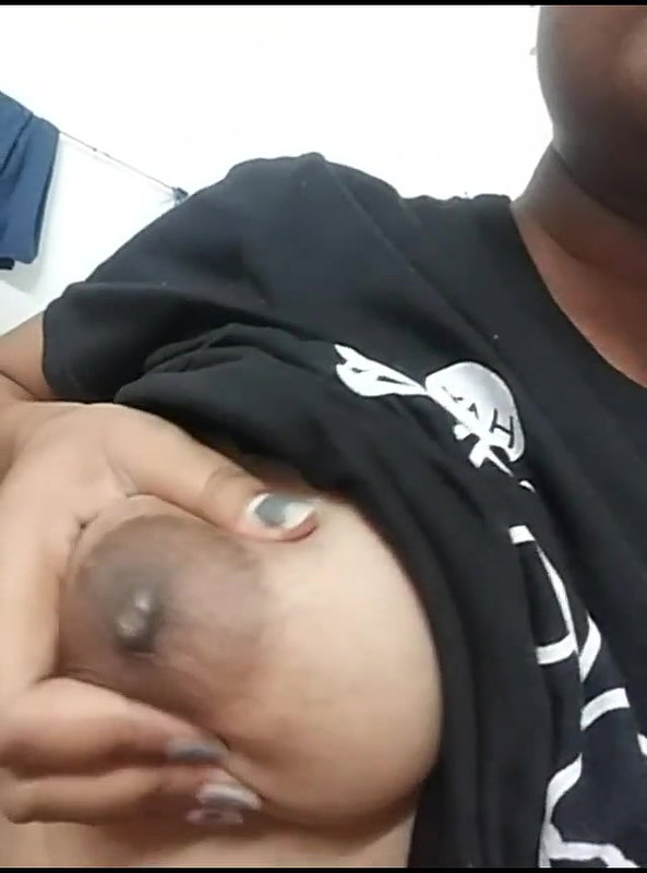Tamil girl sex teasing plump boobs exposed
