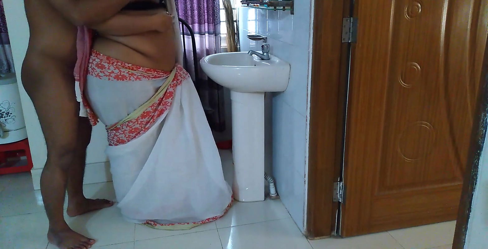 Indian college mam in saree getting ready to go to office, hot student sees madam’s sexy body and fucks hard – Huge cum