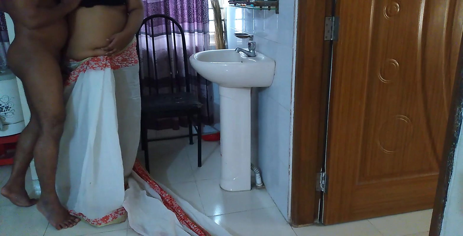 Indian college mam in saree getting ready to go to office, hot student sees madam’s sexy body and fucks hard – Huge cum