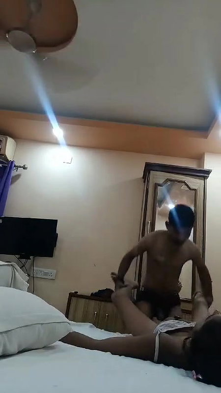 GF fucking viral Indian sex video mms in hotel