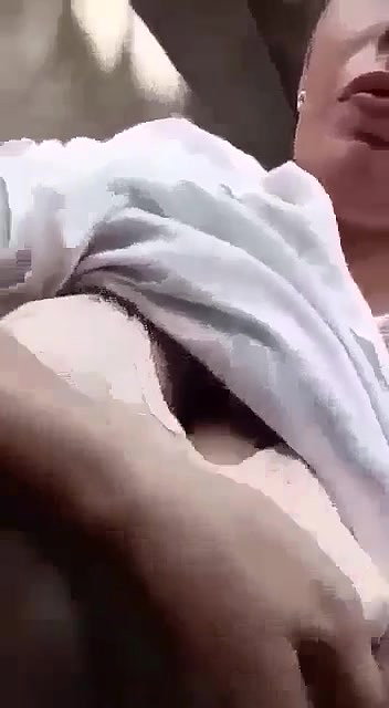 mature desi lady outdoor sex feel fingering