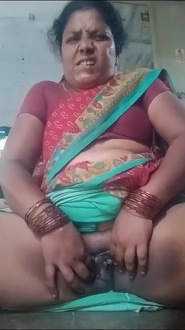 mature Tamil sex aunty spreading pussy in mood