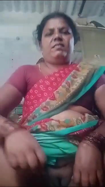 mature Tamil sex aunty spreading pussy in mood