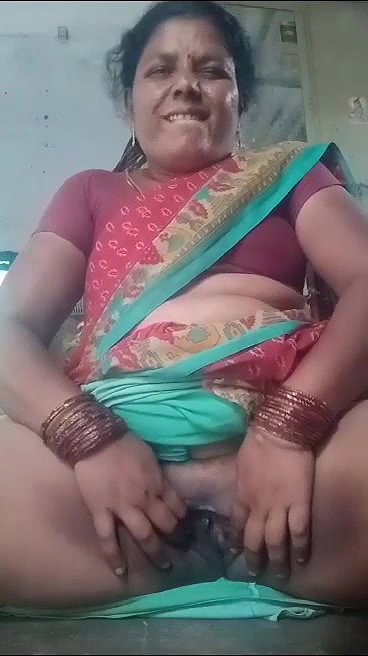 mature Tamil sex aunty spreading pussy in mood