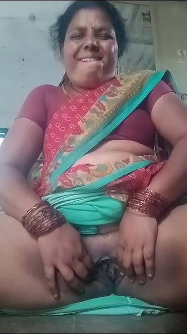mature Tamil sex aunty spreading pussy in mood