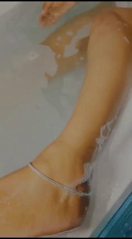 mallu hot Aswathy bathing naked in bathtub