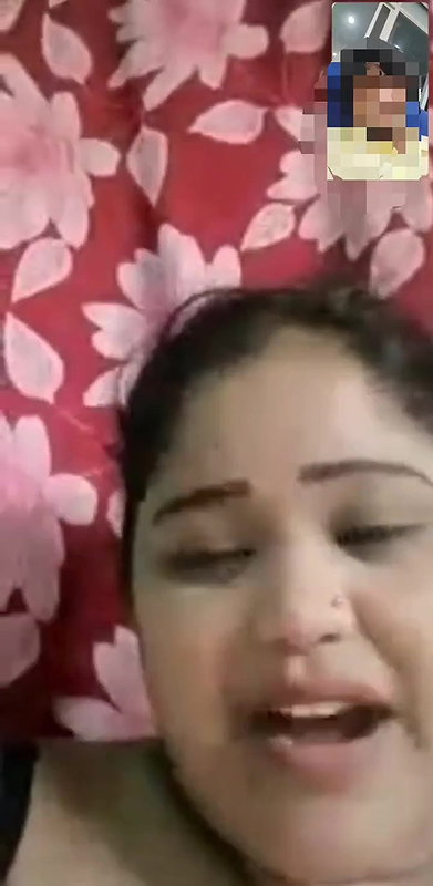 big boobs Bengali Boudi naked show on video call