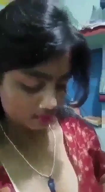 village girl stripping saree and viral boobs show