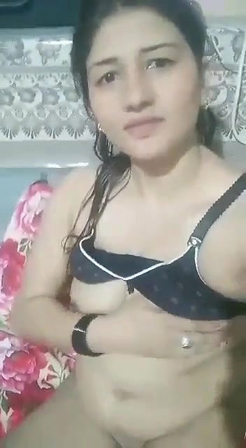 unsatisfied Pakistani sex bhabhi viral nude show