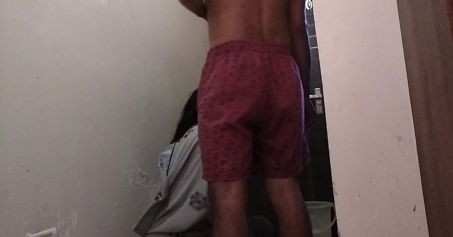 Malik Ke Bete Ne Kaam-wali Bai Sonu Ki Burr Faad Chuda kiya