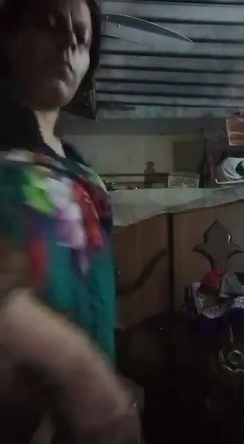 Pakistani sex aunty showing huge melons and pussy