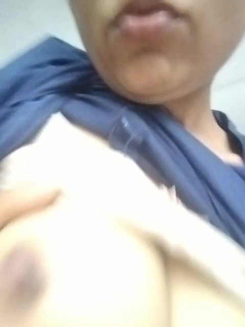 desi aunty boob press viral video for lover
