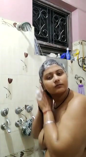 milk tanker bhabhi nude bath viral hot show