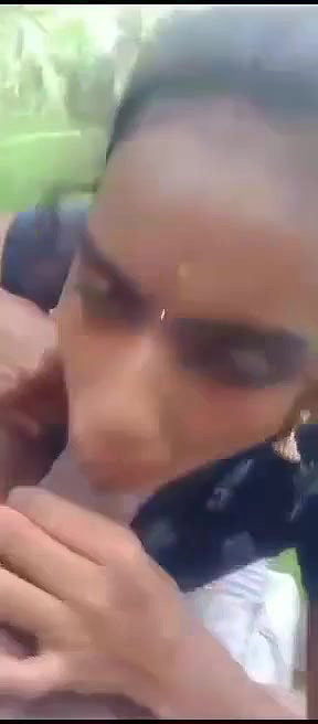 Tamil girl outdoor sex and viral blowjob