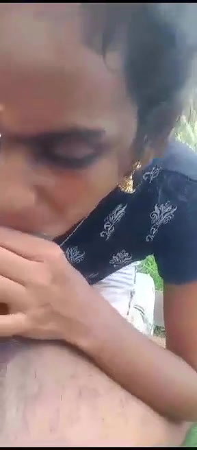 Tamil girl outdoor sex and viral blowjob