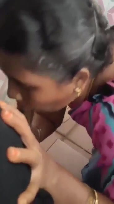 Tamil maid boobs show and blowjob to house owner