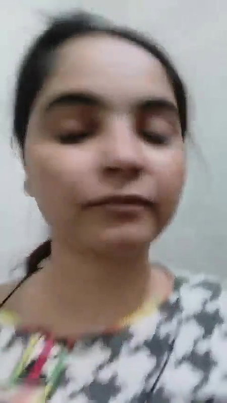 Beautiful Pakistani girl boob show selfie leaked