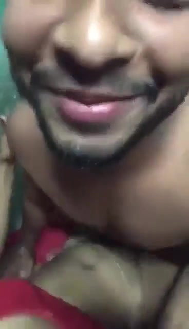 Desi lovers making their fuck video on mobile cam