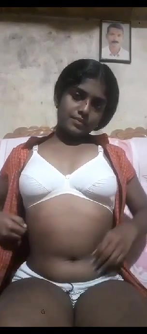 Indian Tamil girl showing boobs and pussy