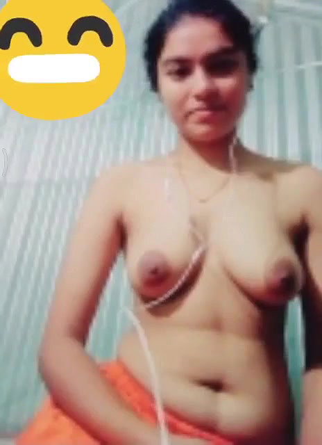 Bengali girl topless boobs show viral clip