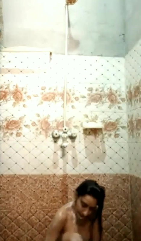 Pakistani girl nude bath viral show for lover