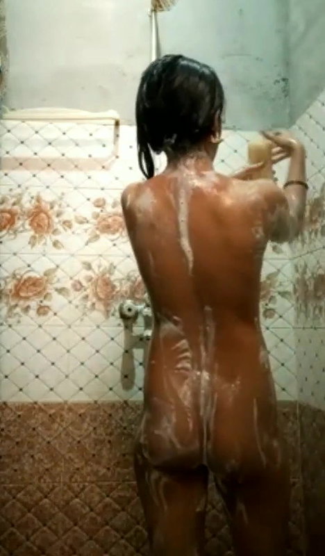 Pakistani girl nude bath viral show for lover